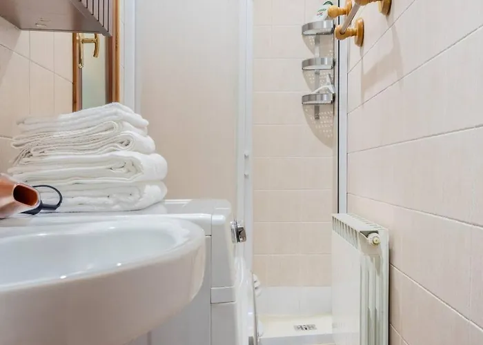 Dimora Degli Archeologi * Bolonya